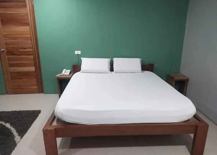 Hope House - Danao Hostal *